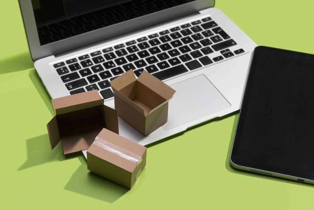 آنلاین شاپ
فروشگاه اینترنتی 
خرید آنلاین
بسته بندی